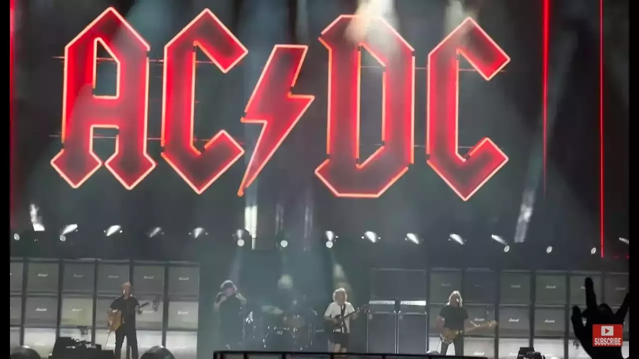 הכוח המחשמל של AC/DC והחזרה האדירה של מטאליקה (Metallica) לקדמת הבמה