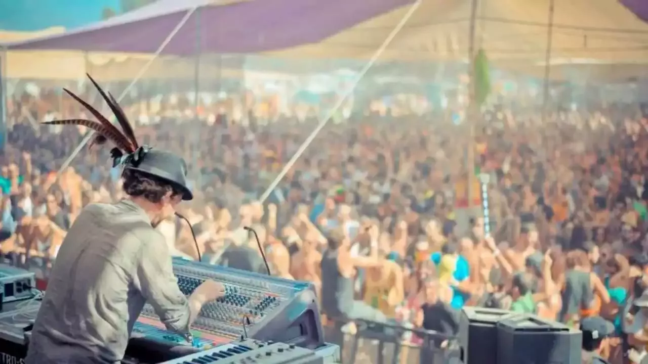 השליטה המוזיקלית של סיימון פוספורד