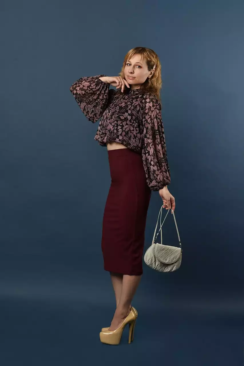 5 Trendy Ways to Style a Midi Skirt