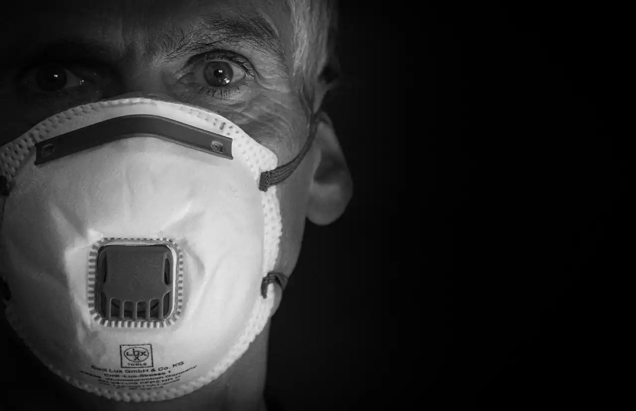 Il ruolo delle mascherine nella prevenzione della trasmissione del COVID-19: una guida completa