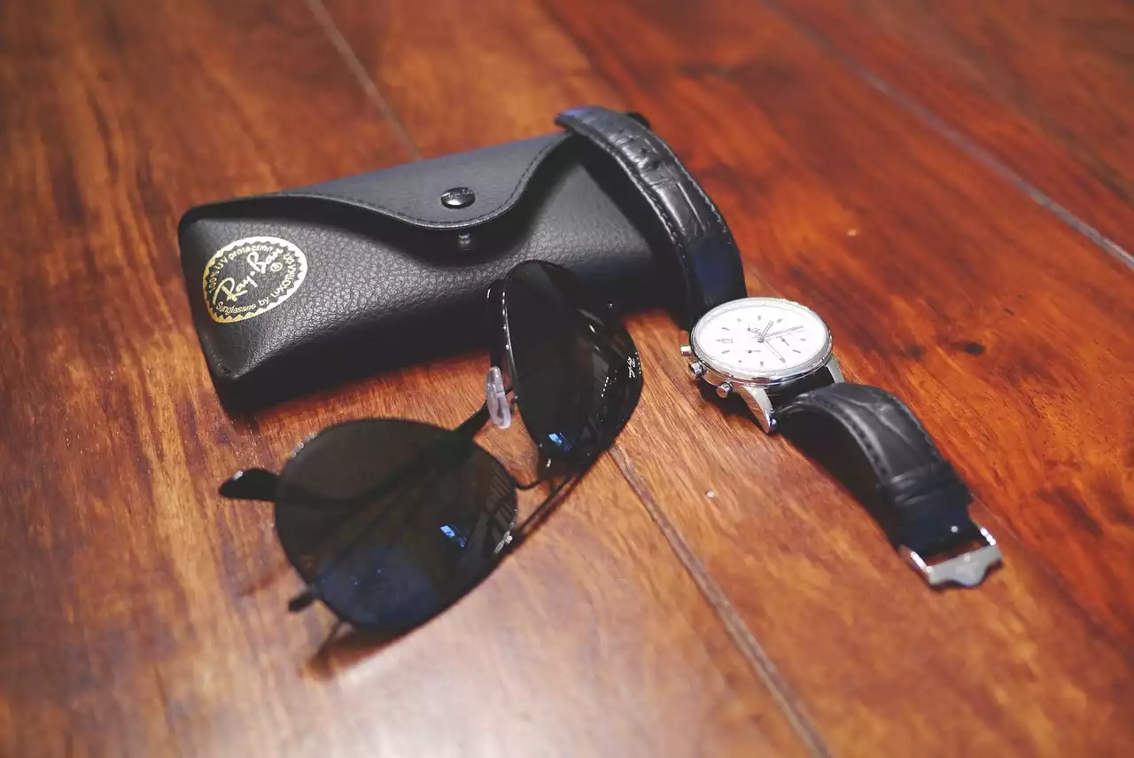 Top 5 Must-Have Eyewear Accessories for a Complete Collection