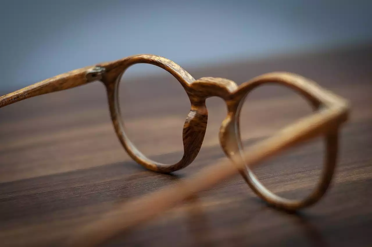 חמשת משקפי המרשם המובילים לשיפור הסגנון היומיומי שלך