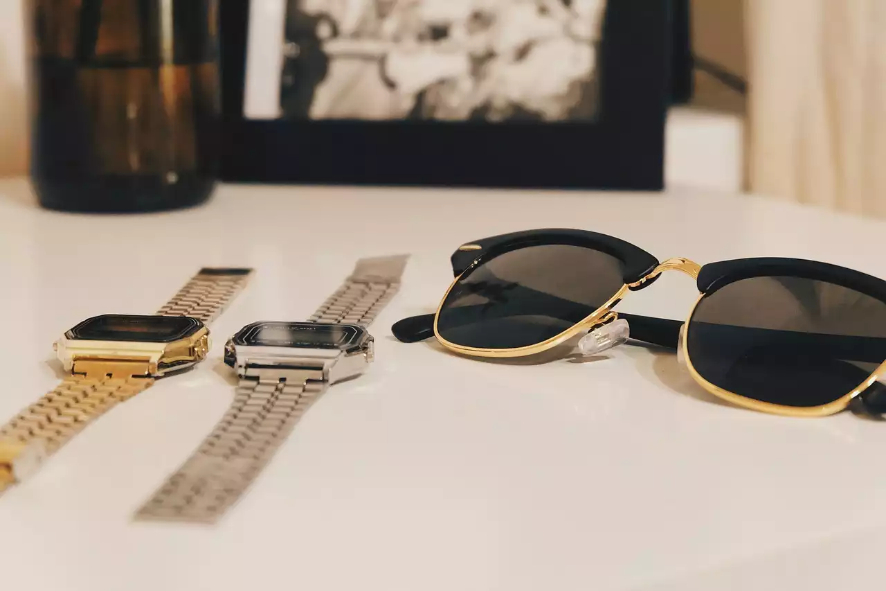 8 Reasons to Accessorize Your Eyewear for Style and Convenience