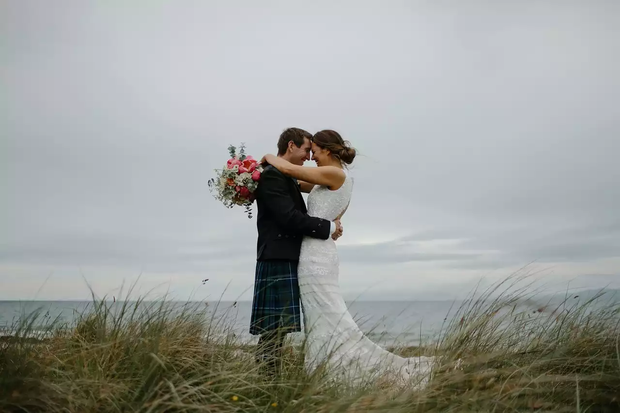 10 Thoughtful Wedding Gift Ideas for Budget-Conscious Guests