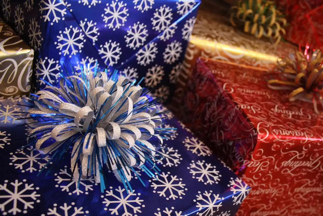 Wrapping Ideas for Baby Shower Gifts