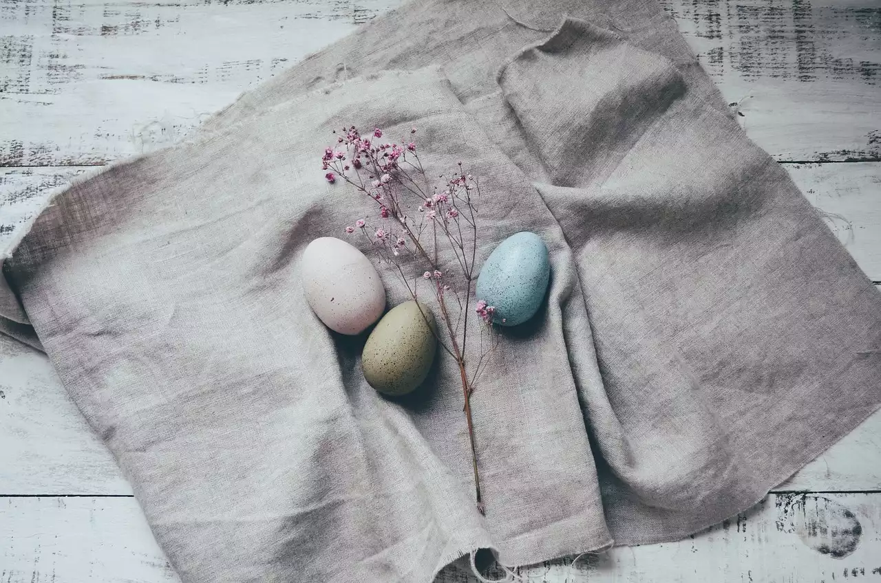 10 Thoughtful Easter Gifts to Surprise Your Girlfriend and Make Her Heart Hop with Joy
