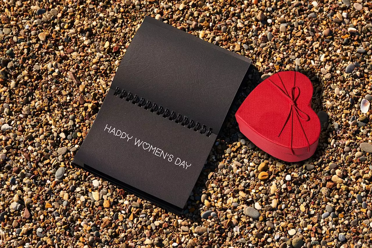 המדריך האולטימטיבי: חשיפת הרעיונות הטרנדיים והבלתי נשכחים למתנות לנשים בשנת 2024