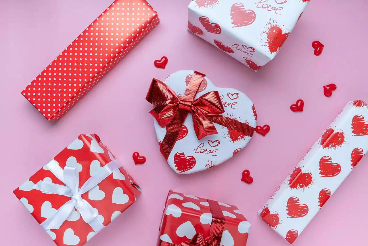 The Ultimate Guide to Finding the Perfect Valentine’s Gift: 15 Ideas She’ll Love