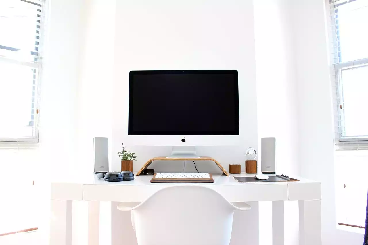 10 Essential Items for Your Home Office Setup
