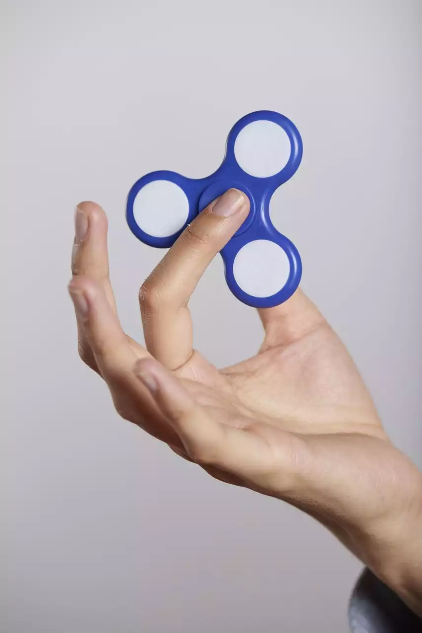 כיצד להישאר ממוקד ולהימנע מהסחות דעת בבית