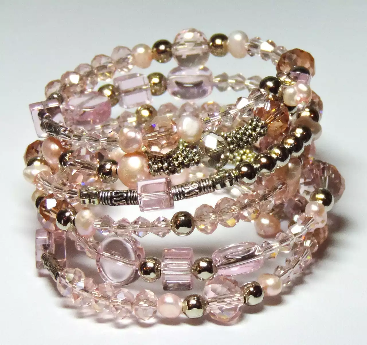 10 Reasons to Adorn Your Wrist with Beautiful Bracelets
