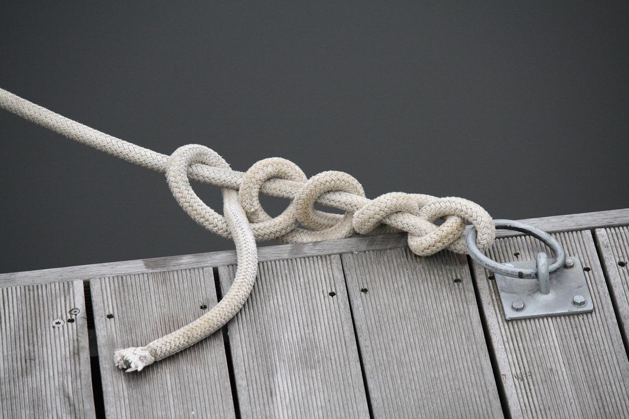 A Beginner's Guide to Important Sailing Knots