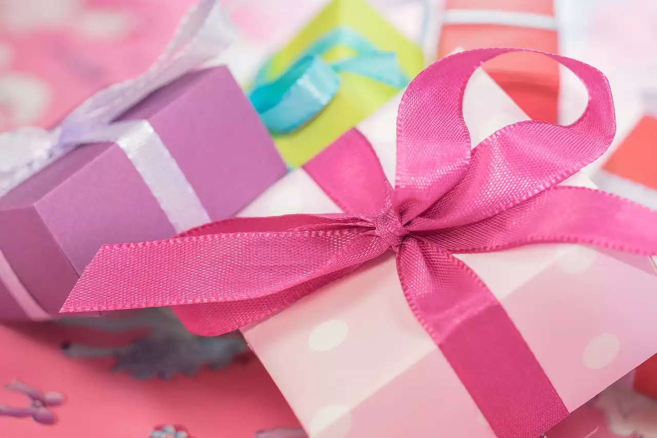 12 Thoughtful and Personalized Christmas Gift Ideas